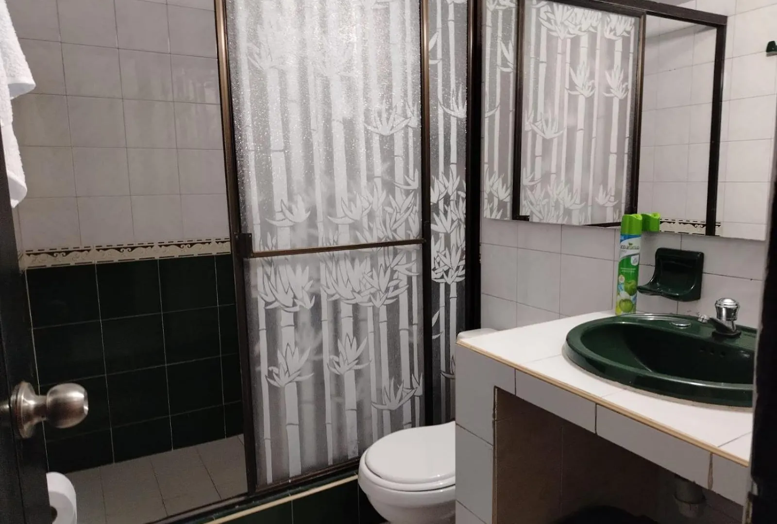 Dos Habitacion Independientes Con Bano Compartido 波哥大 招待所